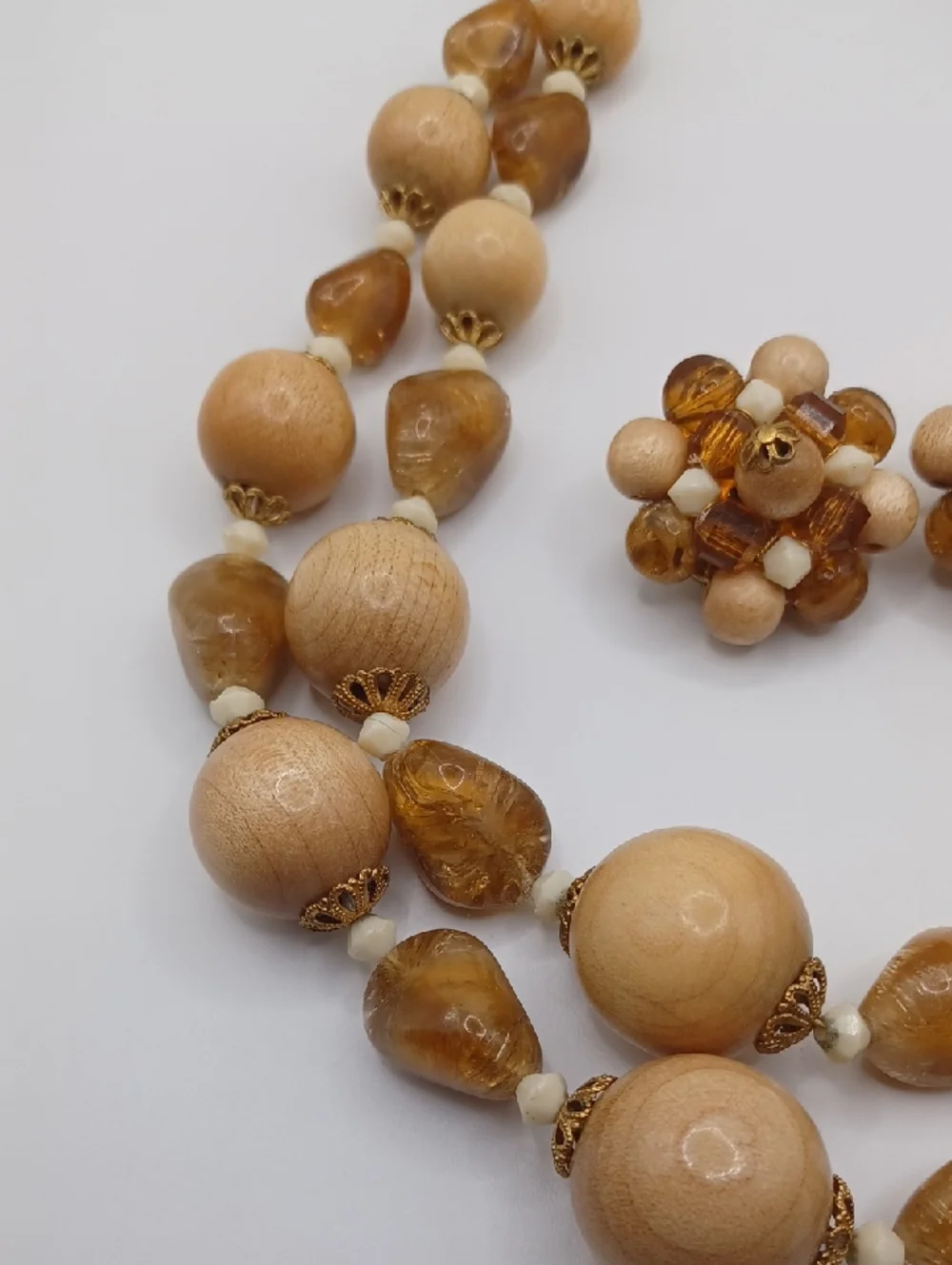 West Germany 1950s Wood and Lucite Beaded Necklace And Matching Earrings - Picture 2 of 8